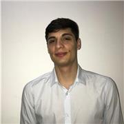 Laureato in Lettere, con esperienza nel settore della comunicazioni, dà ripetizioni online e in presenza, a Roma